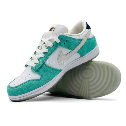 Nike Kasina × Dunk Low 'Road Sign'