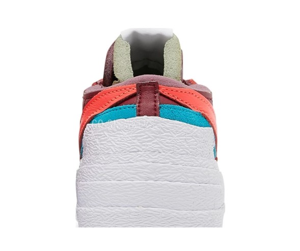 Унисекс кроссовки Nike KAWS x sacai x Blazer Low 'Team Red'